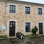 Independant Avec Cour Privative Pres De Lavoute-chilhac Et Langeac - Fr-1-582-224 Holiday home *