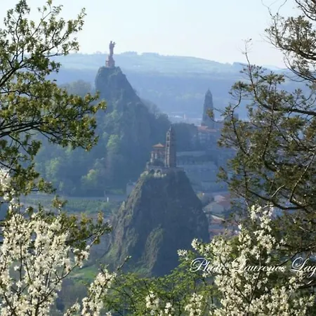 Independant Avec Cour Privative Pres De Lavoute-chilhac Et Langeac - Fr-1-582-224 * Ferrussac