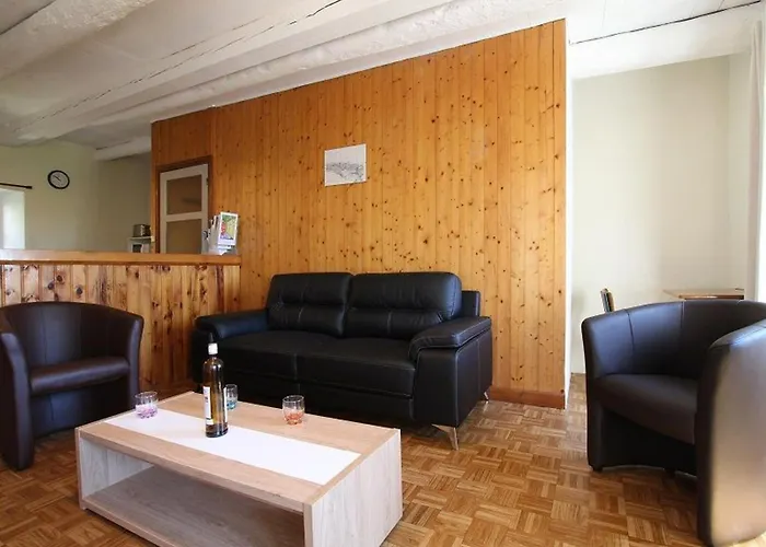 Independant Avec Cour Privative Pres De Lavoute-chilhac Et Langeac - Fr-1-582-224