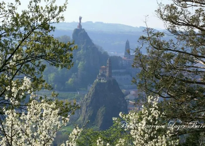 Independant Avec Cour Privative Pres De Lavoute-chilhac Et Langeac - Fr-1-582-224 * Ferrussac